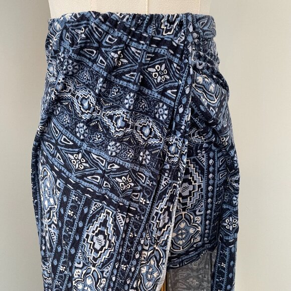 ✨3/$20✨ Hollister Skirt - Picture 4 of 6